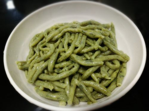 純手工制作慶陽特產(chǎn)——“麥剌剌”菜面