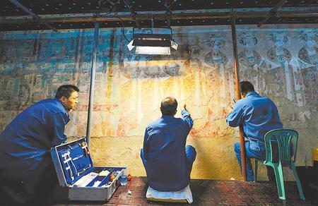 莫高窟記得，“飛天”記得…… ——敦煌研究院文物保護(hù)利用群體素描