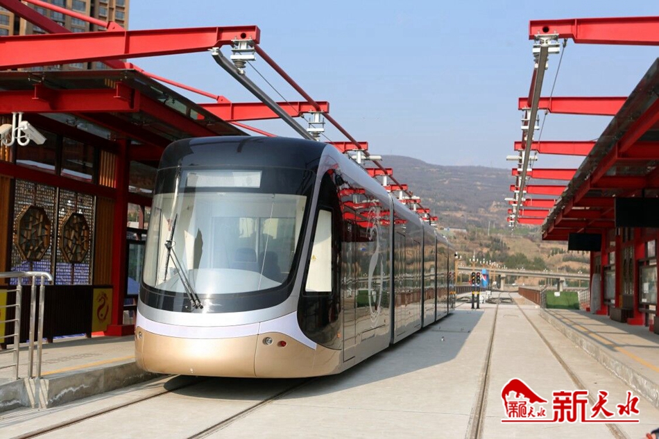 王銳調(diào)研有軌電車示范線一期工程、工業(yè)博物館等項目建設(shè)情況