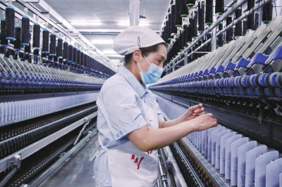 加強人才體系建設(shè) 推進紡織行業(yè)智能制造——訪全國人大代表范冬云