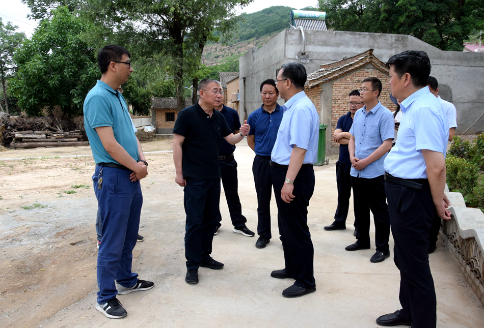 王銳深入麥積區(qū)、甘谷縣掛牌督戰(zhàn)村調(diào)研指導脫貧攻堅工作