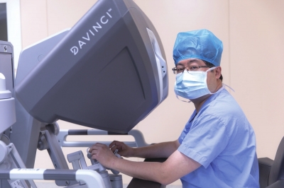 蘭大二院院長王?。捍筢t(yī)精誠“微視野”下可有大作為