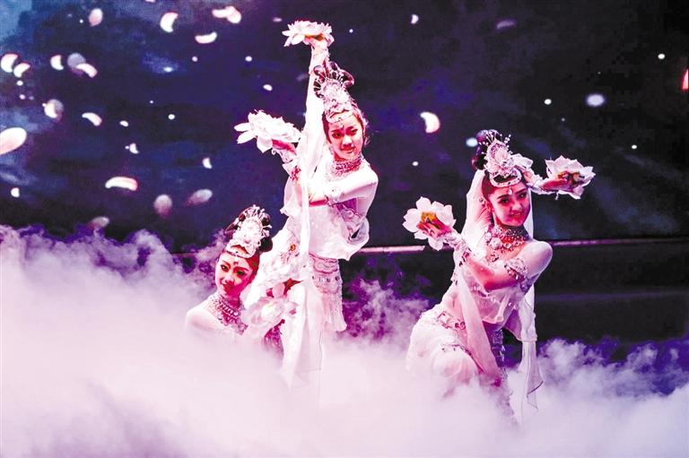 甘肅精品主題樂(lè)舞《相約千年》在平川精彩上演