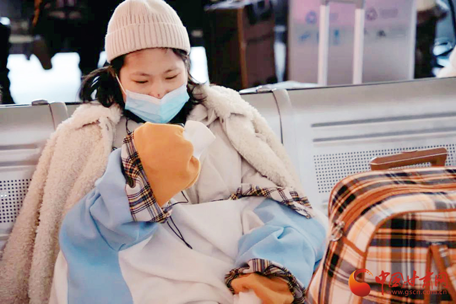 春運(yùn)故事：歸途的車站，有溫情、愛情，還有堅(jiān)守