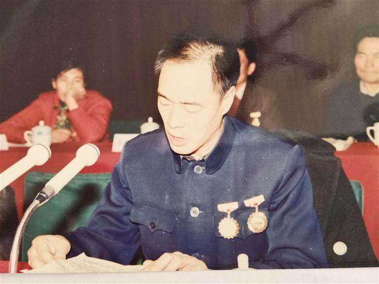 尋訪百名先鋒黨員  他用13年的時間完成28年的工作量——記“刀具大王”、全國勞模、蘭州通用機(jī)器廠工人技師蘆聚才