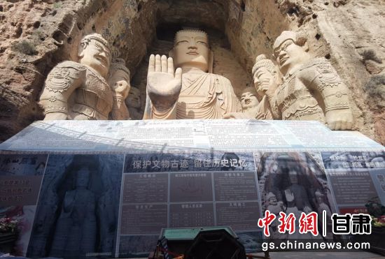 時(shí)下，中國(guó)“石窟鼻祖”天梯山石窟第13窟大佛足部與局部危巖體搶救性保護(hù)項(xiàng)目正在施工。圖為施工現(xiàn)場(chǎng)。陳曉斌 攝