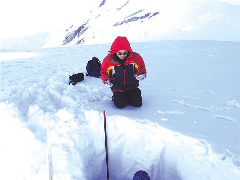 中科院西北研究院研究員李宗?。浩钸B山上的“守望者”