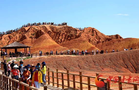 端午假期張掖共接待游客87.05萬人次，實(shí)現(xiàn)旅游收入4.64億元