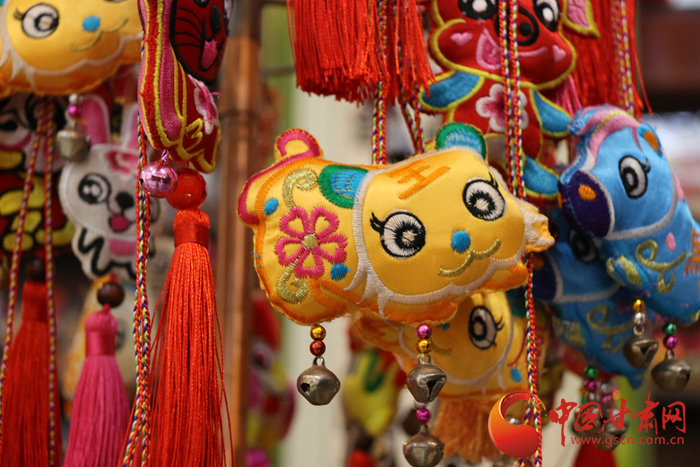 【蘭大新聞學子重走西北角】隴東香包刺繡：母親的藝術與智慧