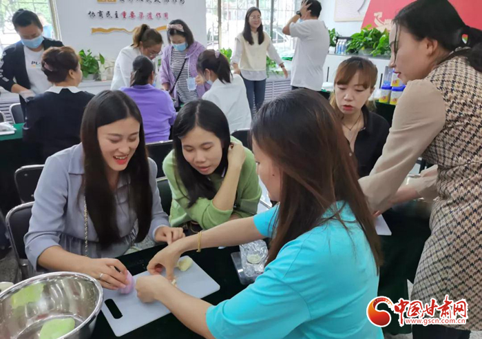 解鎖新技能！蘭州七里河區(qū)秋天的第一份手工月餅來了