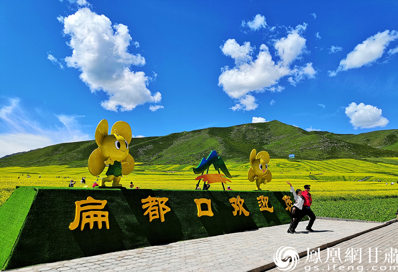 河西走廊張掖扁都口，古絲綢之路要道。王振武 攝