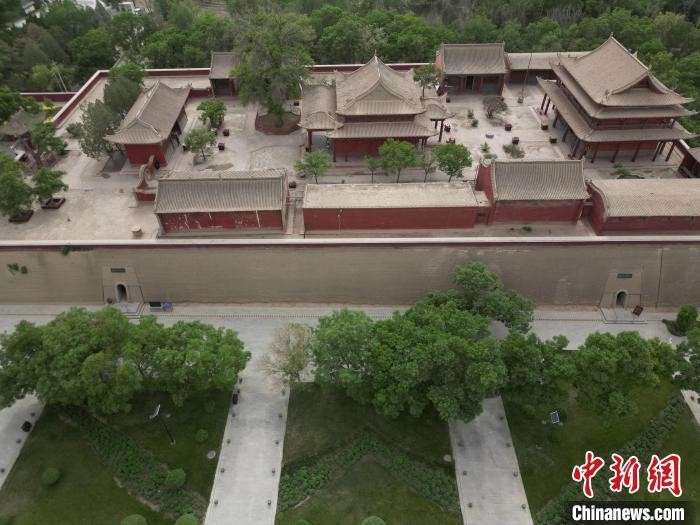 5月16日，航拍下的雷臺(tái)漢墓墓室入口。戴文昌　攝